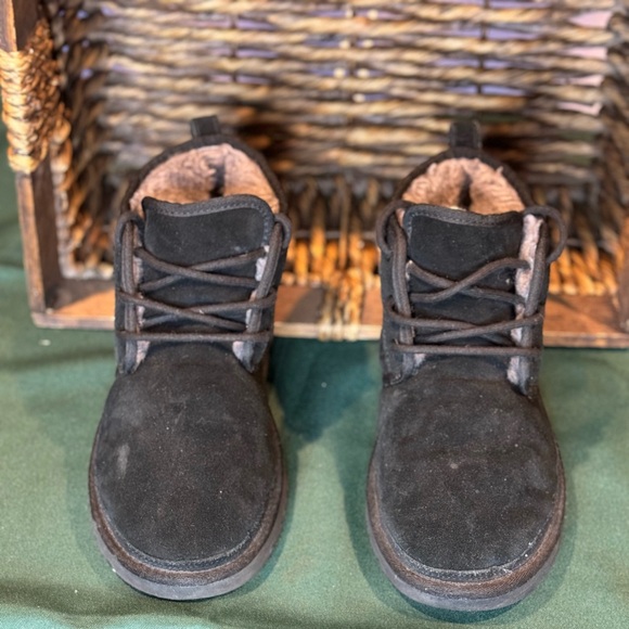 UGG Men's Neumel Boot size 11 - Picture 6 of 8